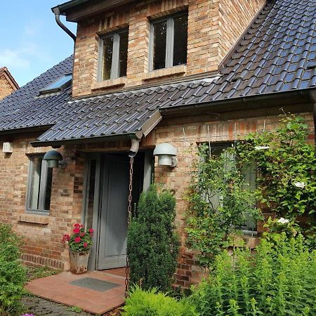 Grosse Wohnung / Haushaelfte In Peetzig Am See Angermunde Exterior foto