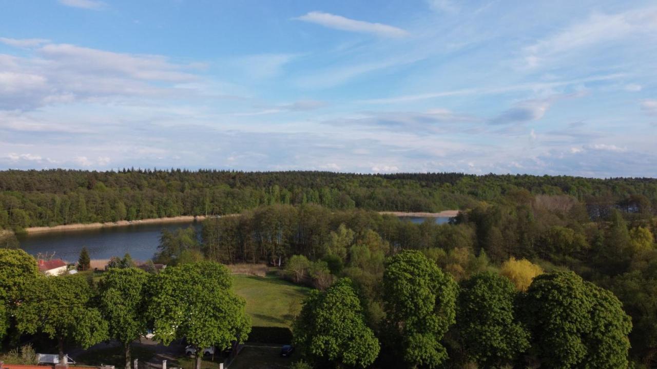 Grosse Wohnung / Haushaelfte In Peetzig Am See Angermunde Exterior foto